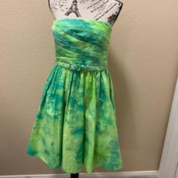 Oleg Cassini Dresses & Skirts - OLEG CASSINI TIE DYE GREEN STRAPLESS SUMMER DRESS